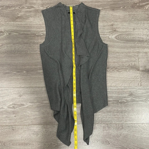 Apt. 9 sleeveless open front gray cardigan PM - Picture 11 of 12